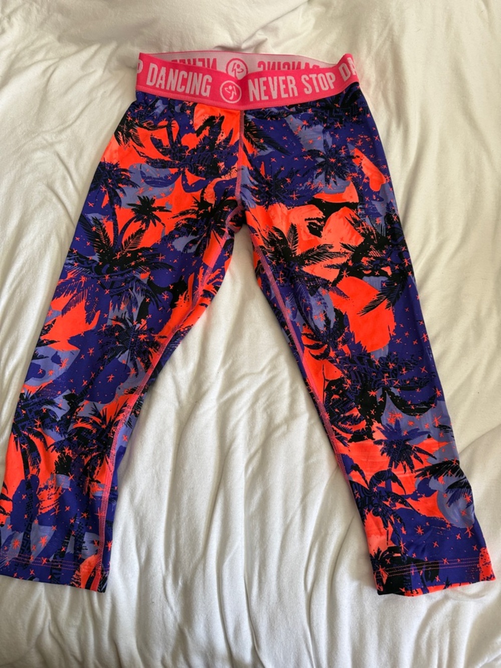 Zumba Fitness Neon Coral & Purple Palm-Print Capri Leggings